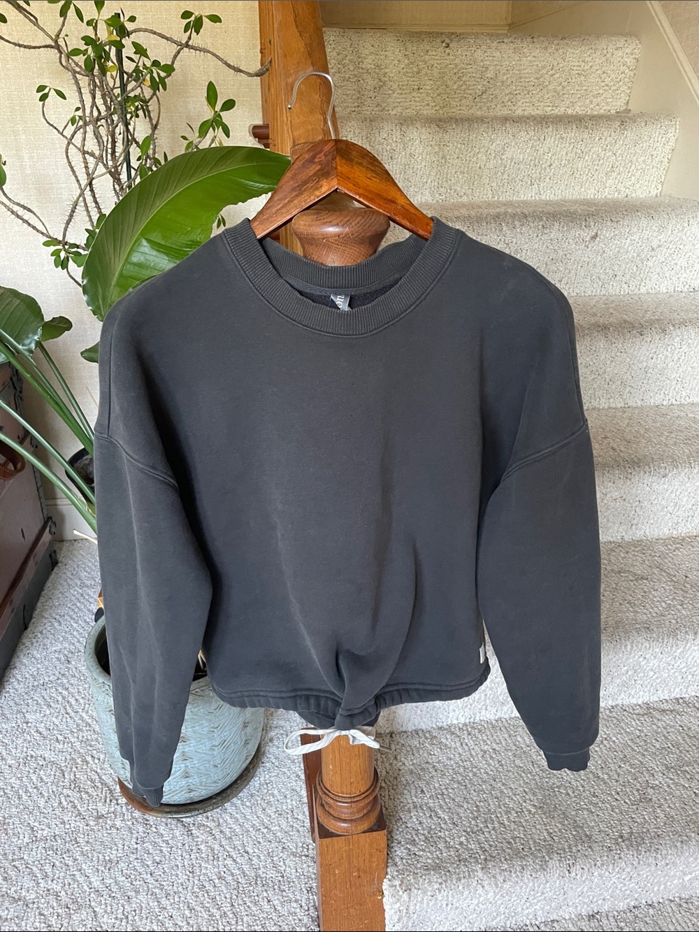 Vuori Restore Black Cropped Crewneck Sweatshirt with Drawstring Hem - Picture 2 of 8